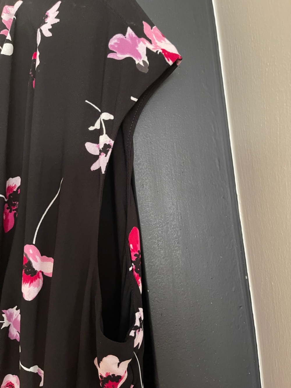 Lauren Ralph Lauren Black Midi Faux-Wrap Dress with Pink Floral Print - Picture 4 of 9